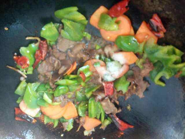 青椒炒羊肉#本味家乡步骤7