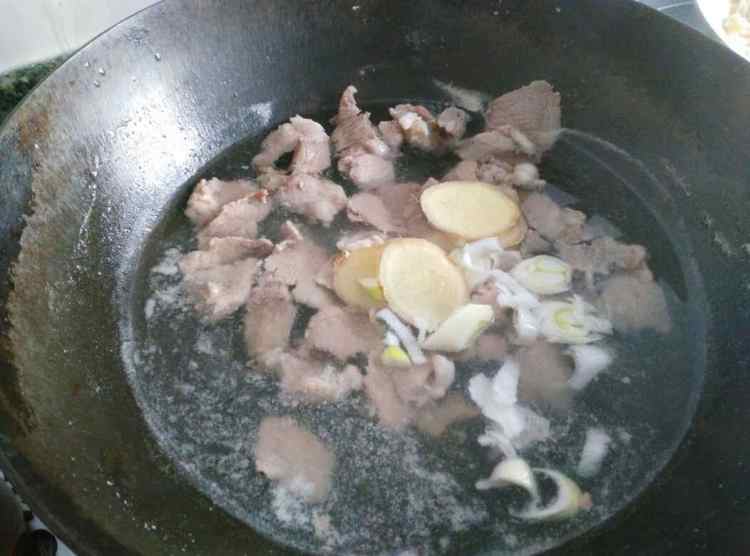 清炖羊肉土豆步骤7