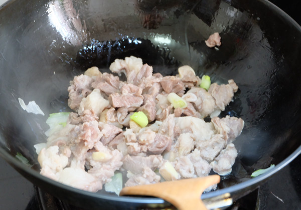 羊肉萝卜炖粉条步骤6