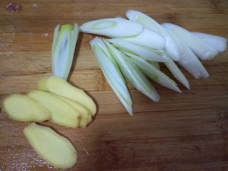 羊肉炖山药步骤5