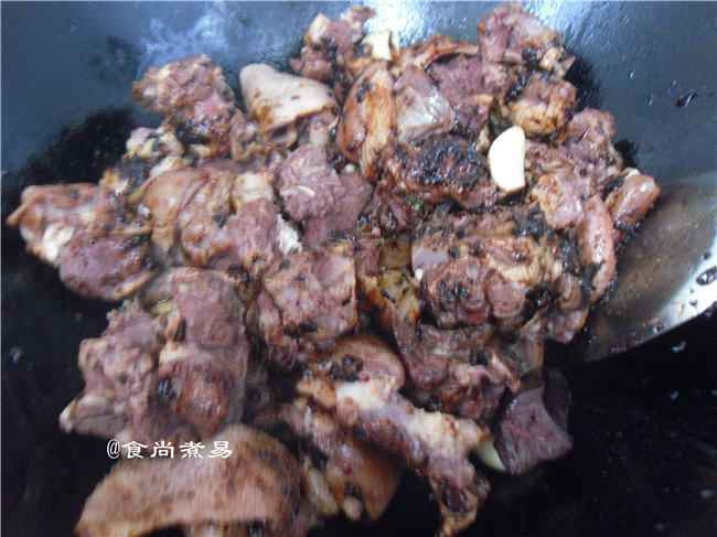 咖喱羊肉焖腐竹步骤7