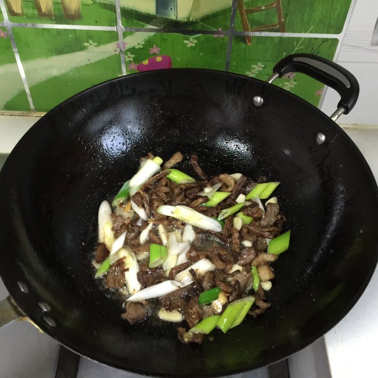 羊肉炒大脆菇步骤8