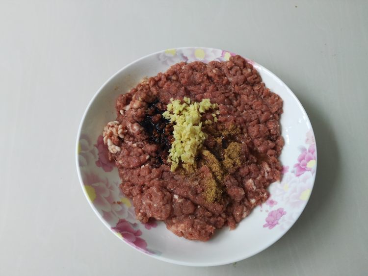 羊肉萝卜饺子步骤3
