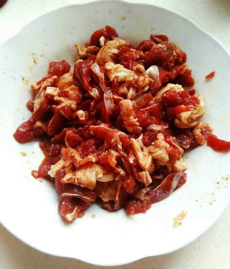 西芹炒羊肉步骤1