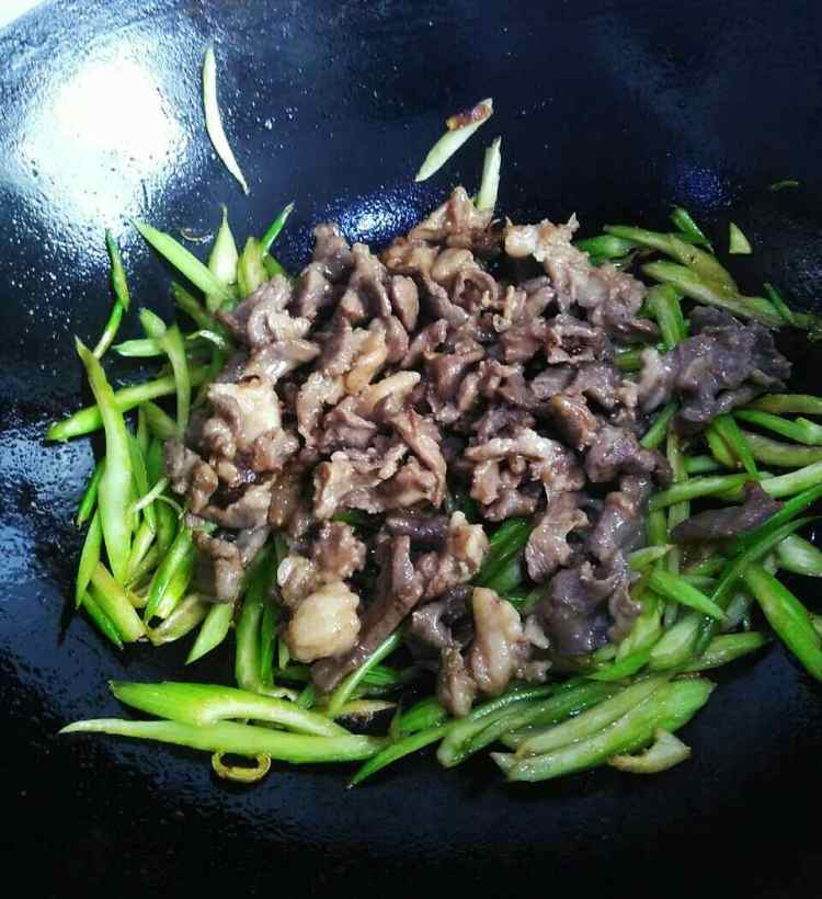 西芹炒羊肉步骤9