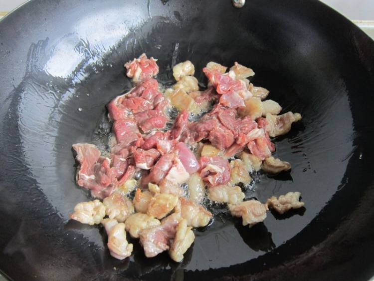 烤肉炒花卷步骤5