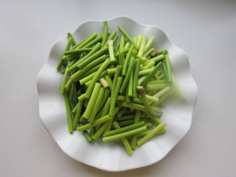 蒜薹炒羊肉步骤2