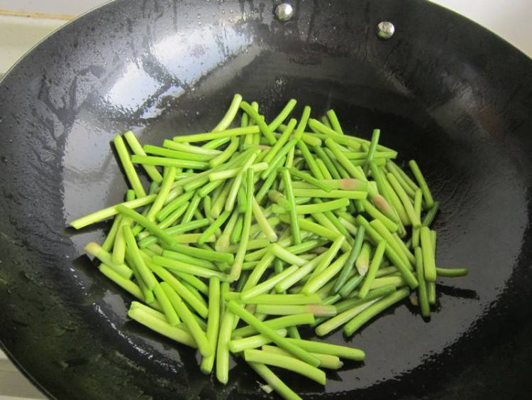 蒜薹炒羊肉步骤6