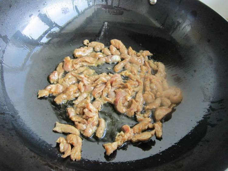 蒜薹炒羊肉步骤5