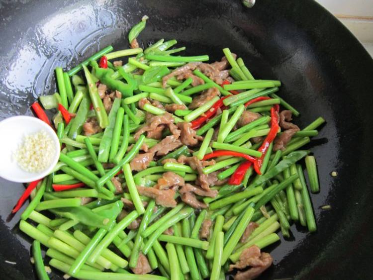 蒜薹炒羊肉步骤10