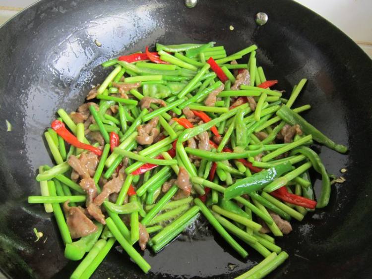 蒜薹炒羊肉步骤11