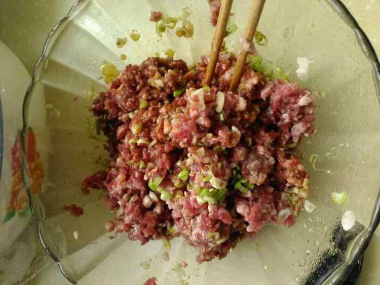 羊肉白萝卜丝水煎包步骤5