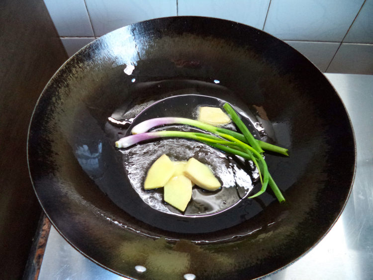 羊肉焖土豆步骤2