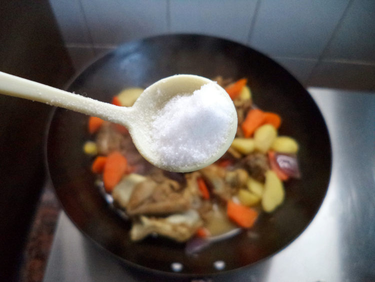 羊肉焖土豆步骤7
