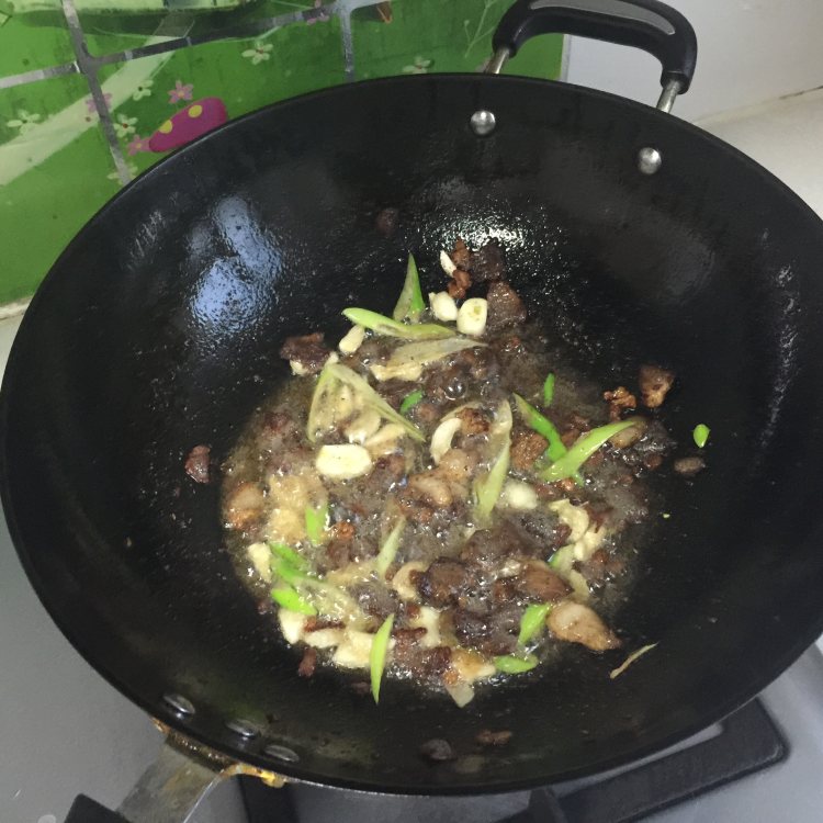 韭菜豆芽炒粉条步骤6