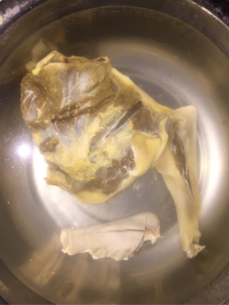 青椒炒腊羊肉步骤1