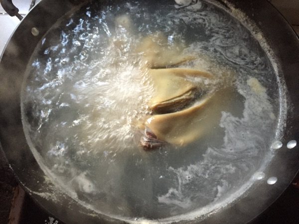 青椒炒腊羊肉步骤3