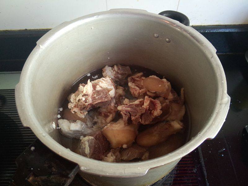 咖喱羊肉煲步骤3