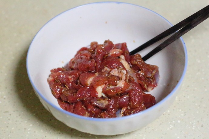 烤孜然羊肉步骤1