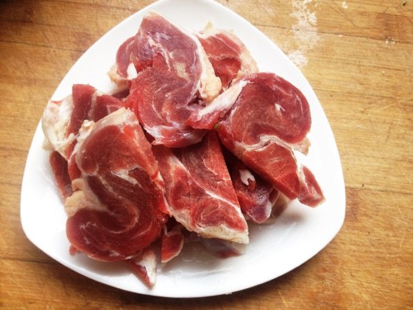 土豆焖羊肉步骤2