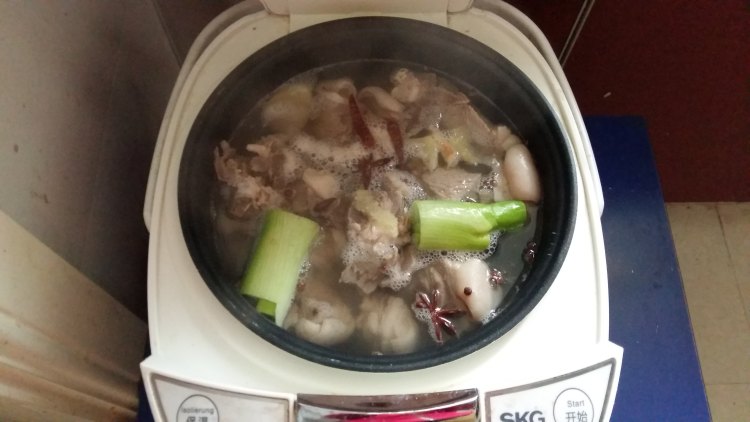羊肉粉丝锅步骤3