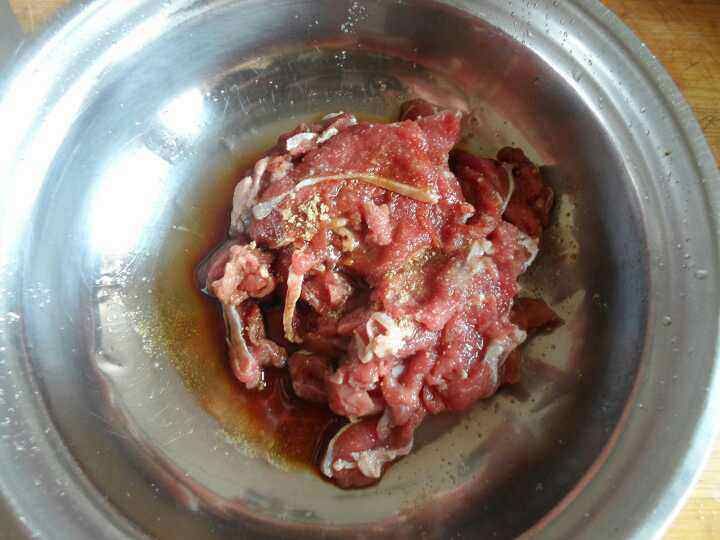 铁板羊肉（孜然味）步骤2