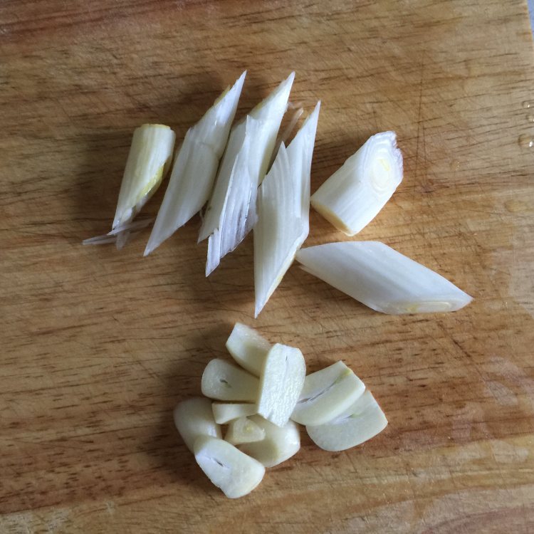 阿魏菇炒羊肉步骤4