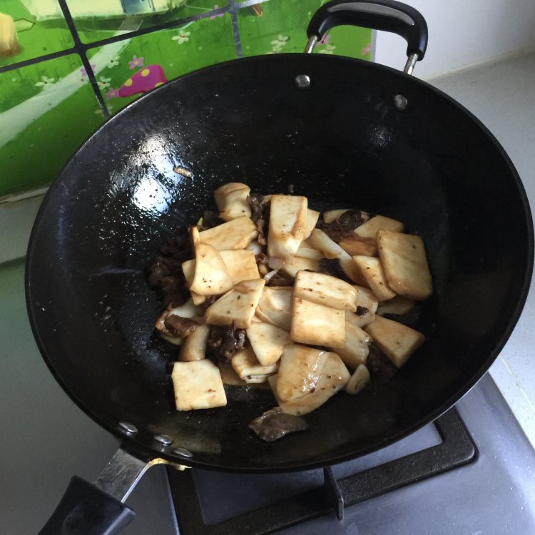 阿魏菇炒羊肉步骤10