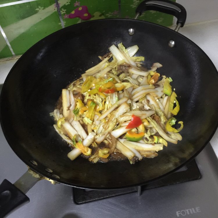 土豆粉炒白菜步骤9