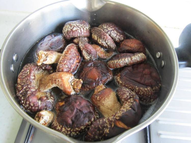 香菇羊肉丁步骤2
