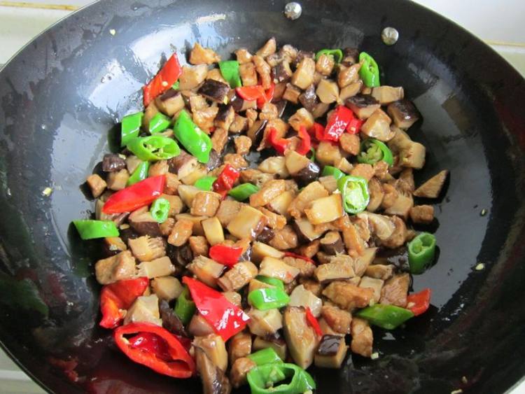 香菇羊肉丁步骤11