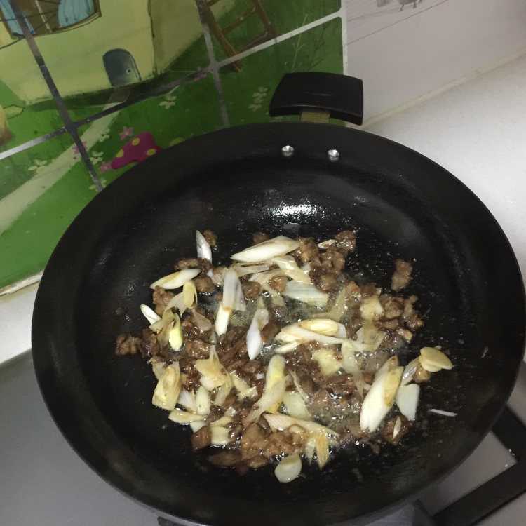 剁椒有机花菜炒羊肉步骤4
