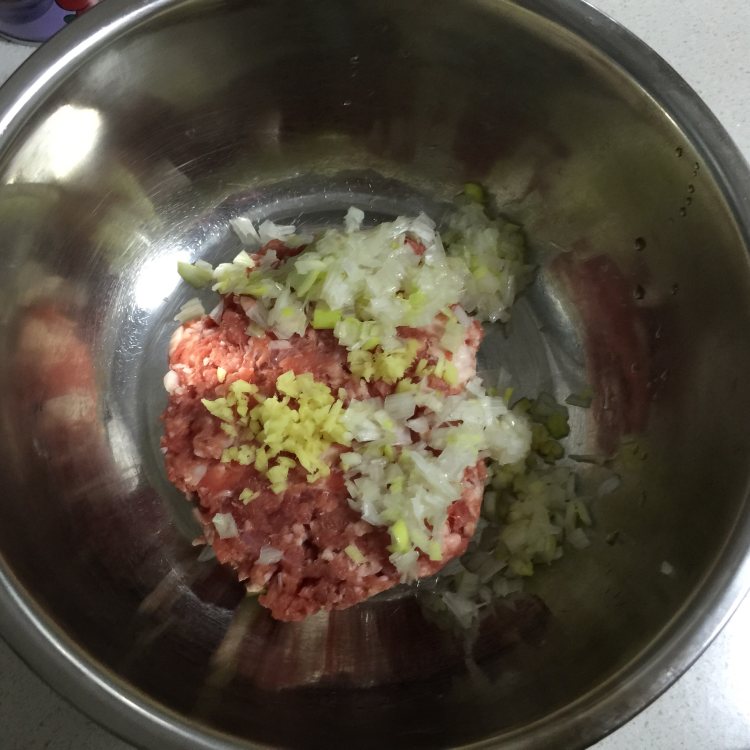 羊肉毛芹锅贴步骤4