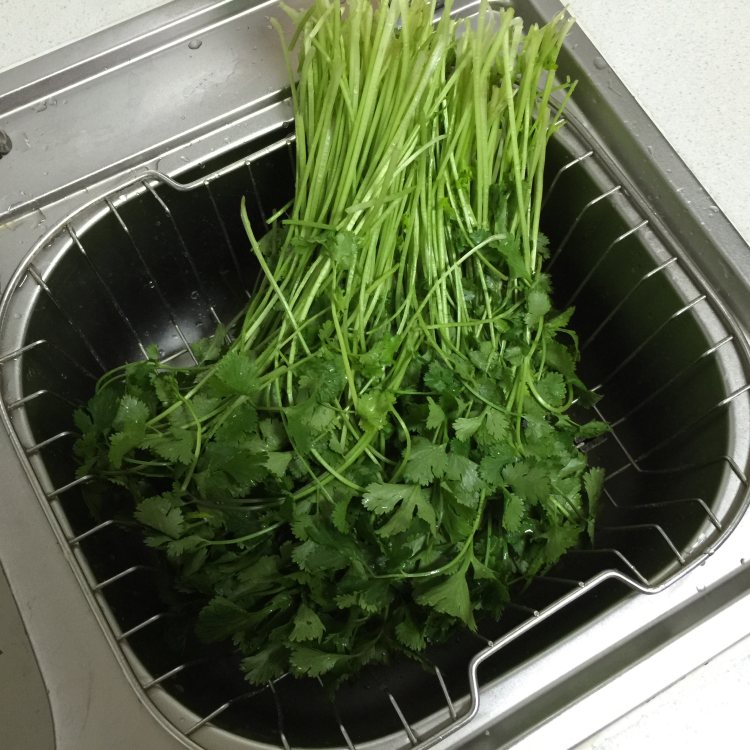羊肉毛芹锅贴步骤1