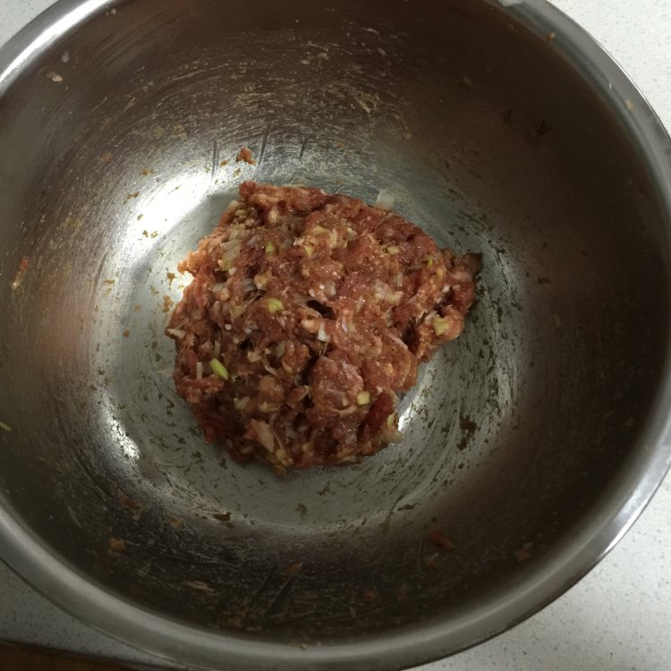 羊肉毛芹锅贴步骤6