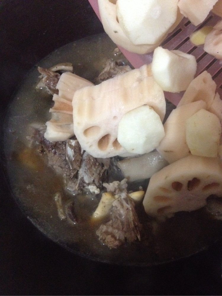 莲藕焖羊肉步骤10