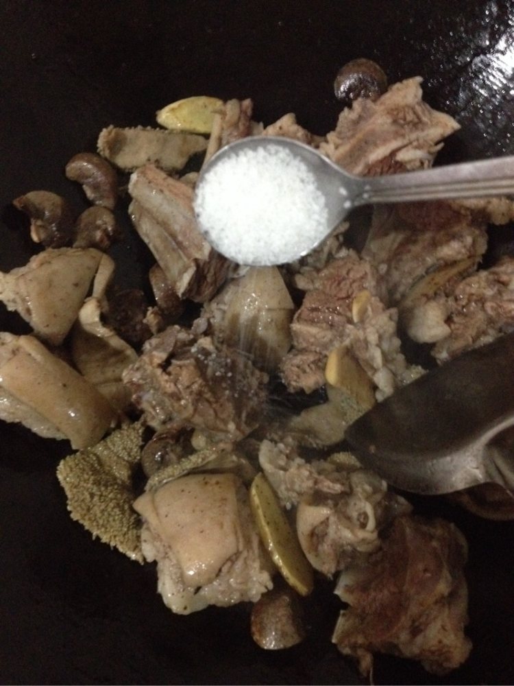 莲藕焖羊肉步骤8