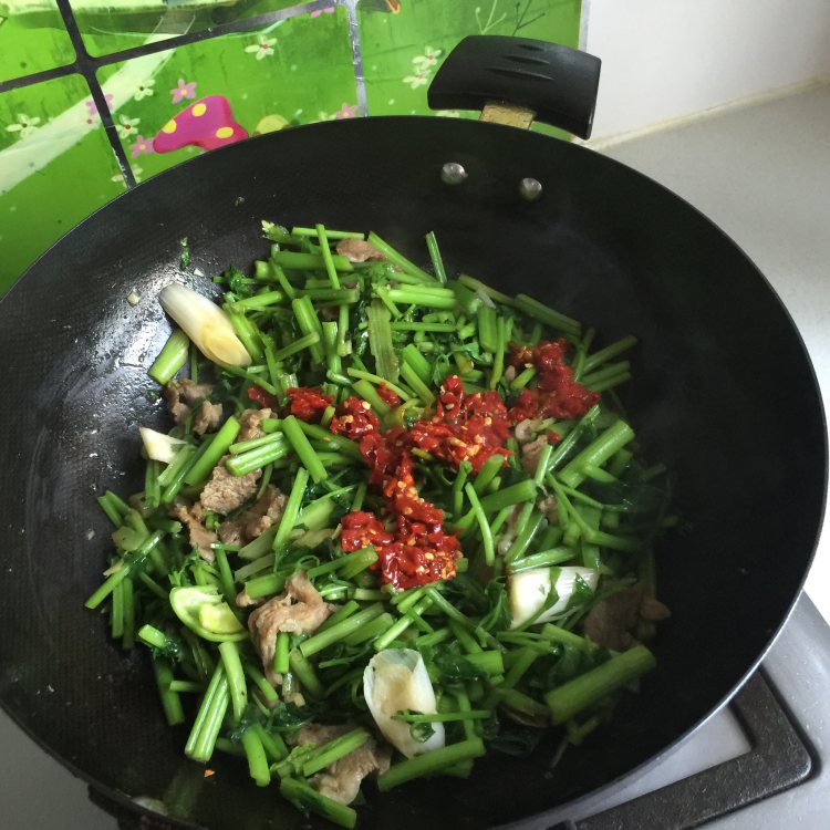剁椒羊肉炒芹菜步骤8