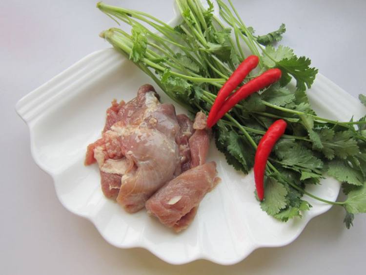 香菜炒羊肉步骤1