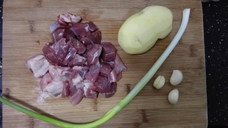 飘香羊肉薯条步骤1