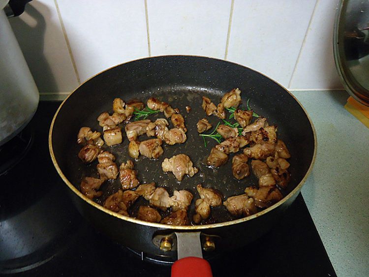 茴香球茎炒羊肉步骤7