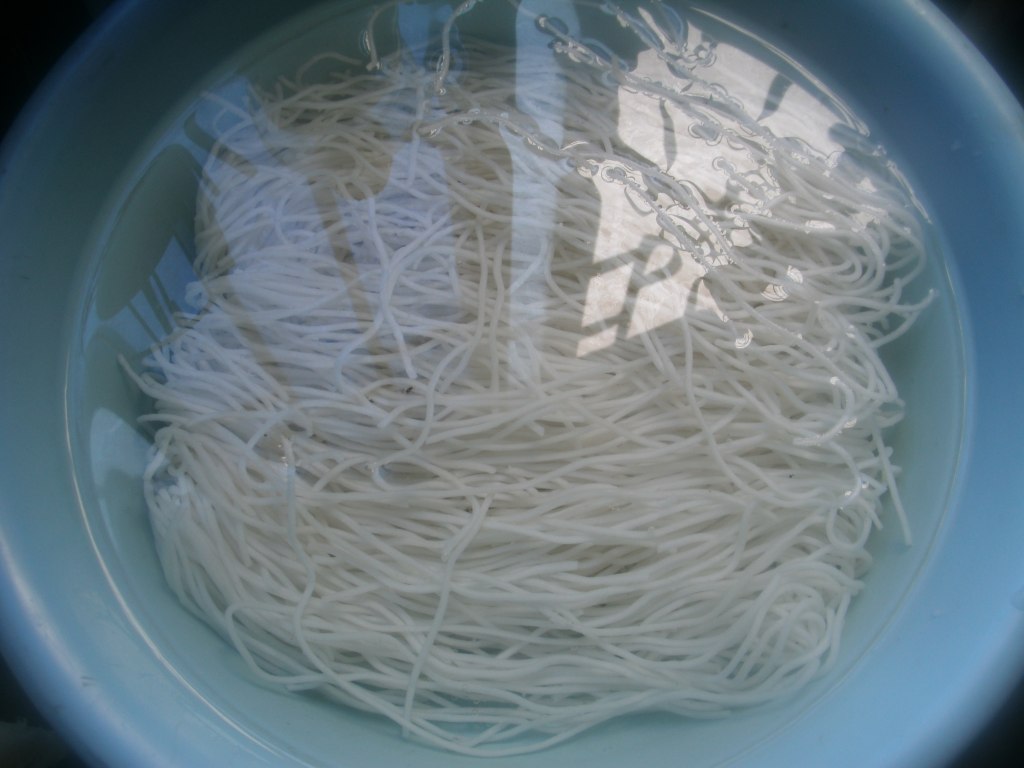 羊肉大白菜煮粉干步骤1