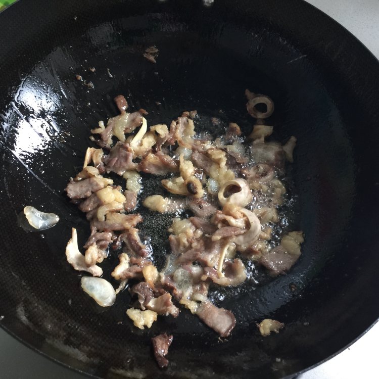毛白菜炒油豆腐步骤6