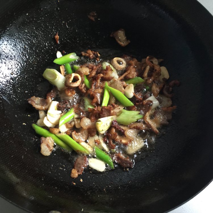 毛白菜炒油豆腐步骤7