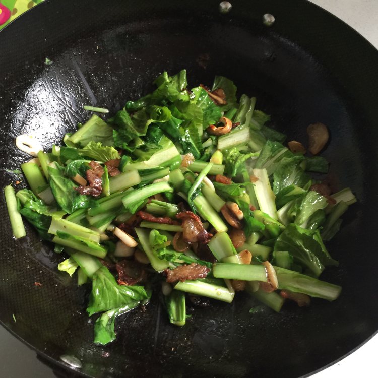毛白菜炒油豆腐步骤8