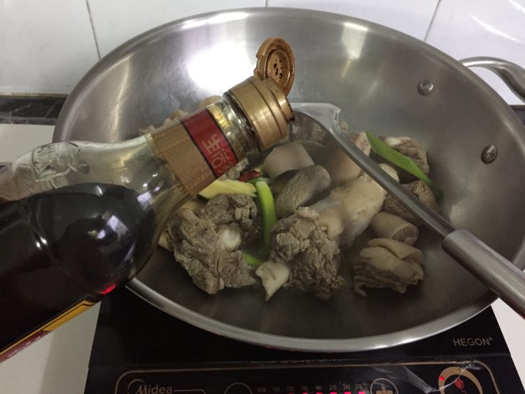 羊肉炖白菜步骤5