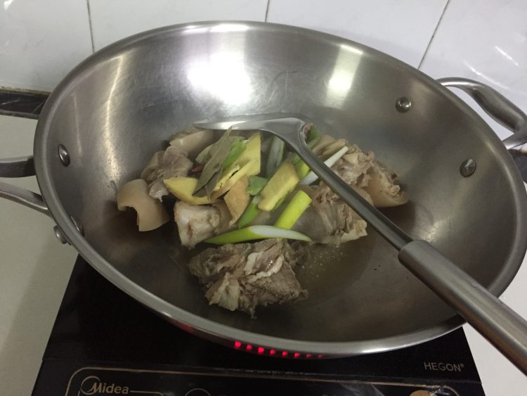 羊肉炖白菜步骤4