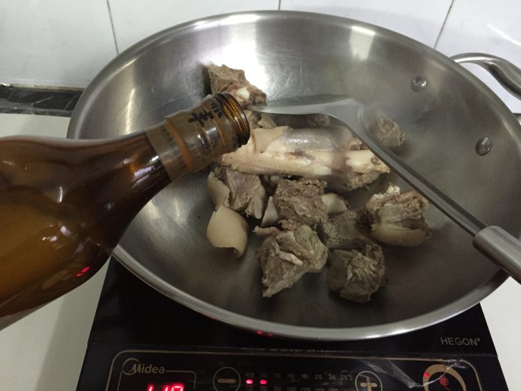 羊肉炖白菜步骤3