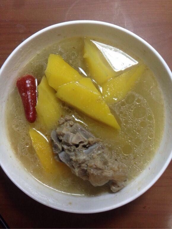 胡萝卜枸杞羊肉汤步骤6