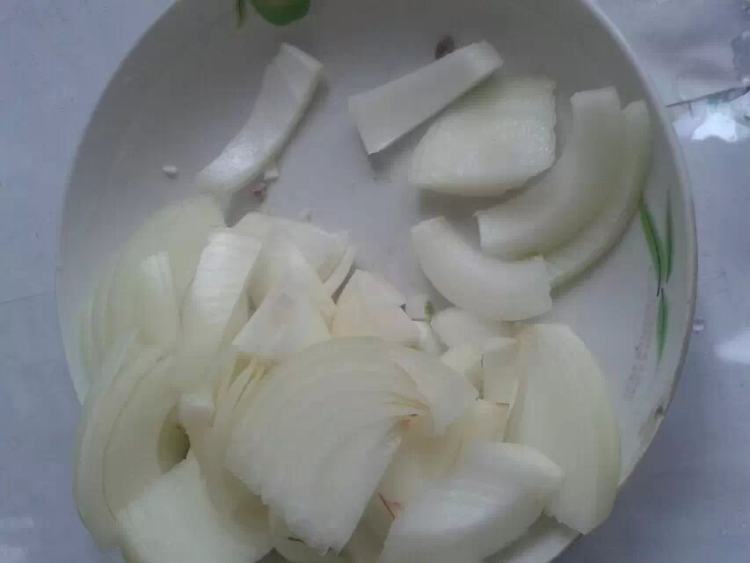孜然洋葱羊肉步骤2